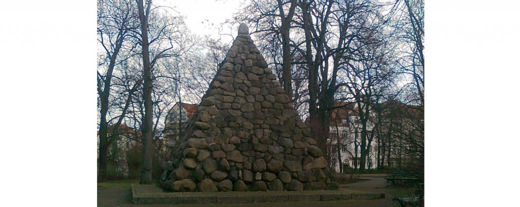 Pyramide 1500px